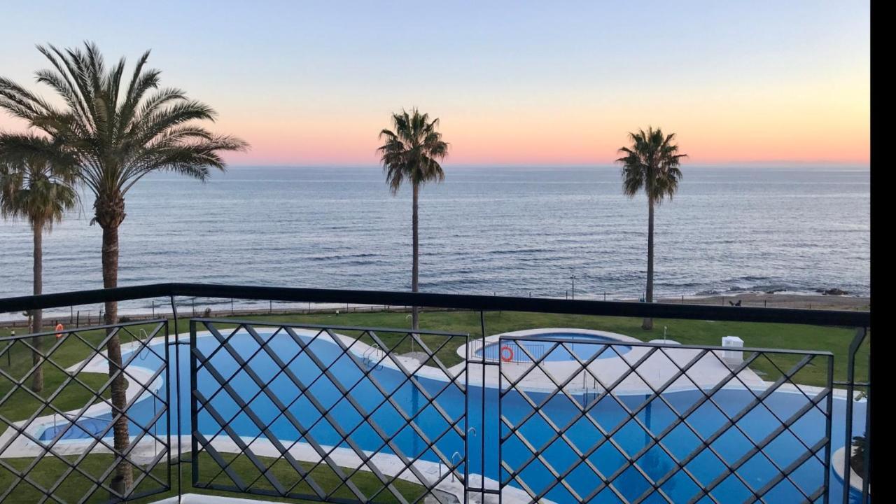 Mi Capricho B17 Beachfront Apartment Sitio de Calahonda Екстер'єр фото