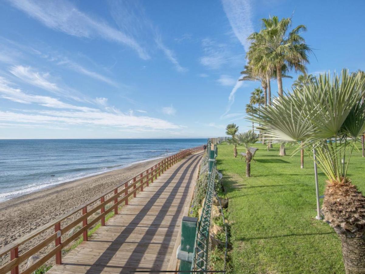 Mi Capricho B17 Beachfront Apartment Sitio de Calahonda Екстер'єр фото