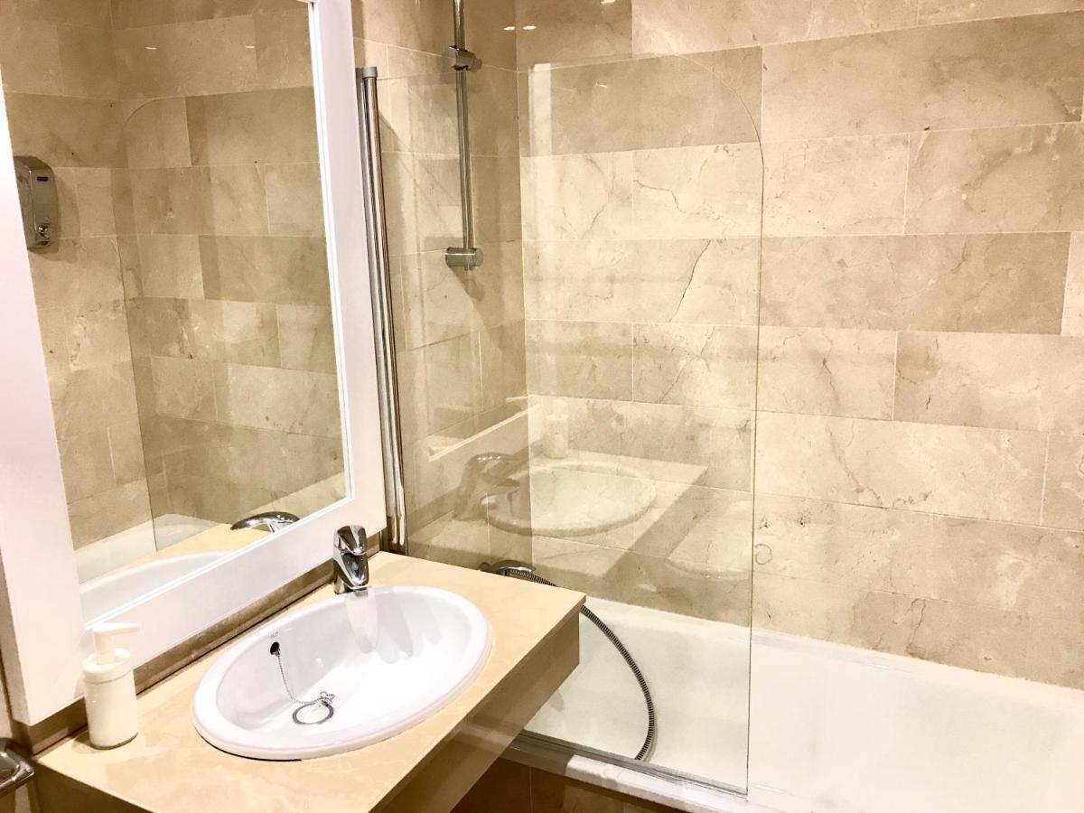 Mi Capricho B17 Beachfront Apartment Sitio de Calahonda Екстер'єр фото