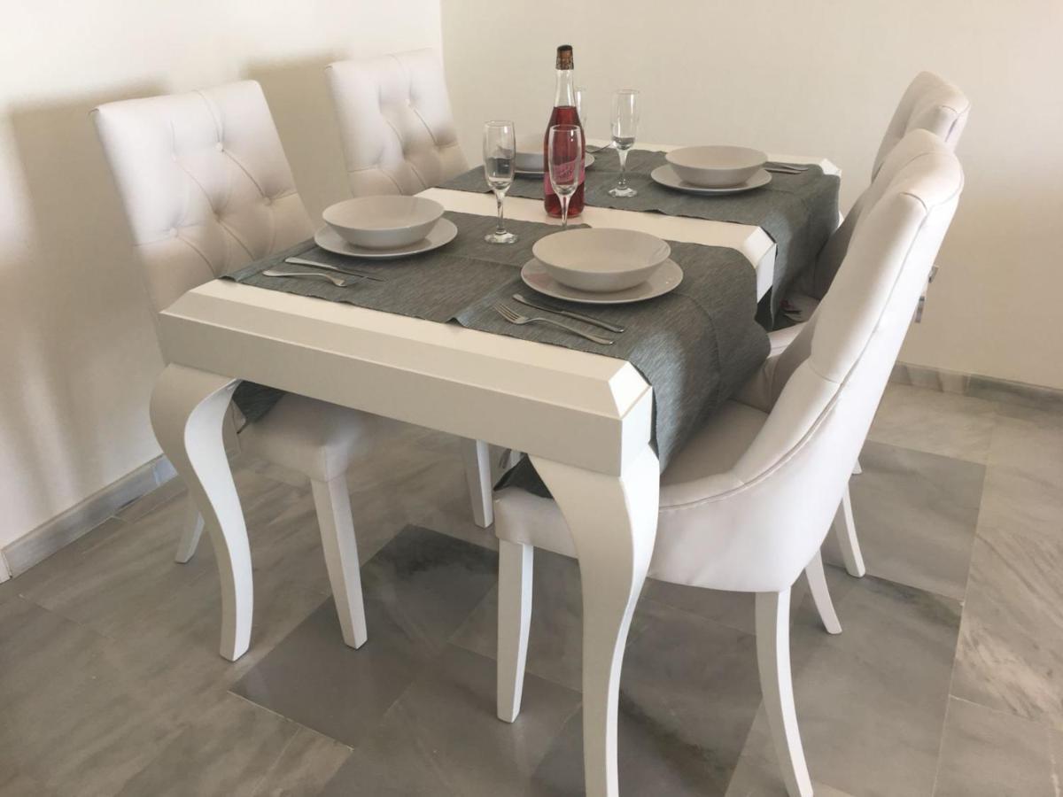 Mi Capricho B17 Beachfront Apartment Sitio de Calahonda Екстер'єр фото